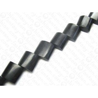 Horn pillow shape black dd ca. 20x20x10mm