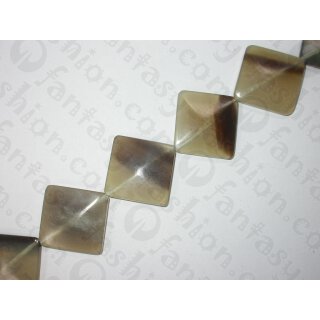 Grey-White Horn fac. flat square dd ca. 38x38x7mm