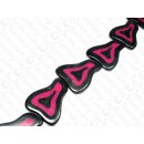 Black Horn irreg.triangle w.pink Resin 55x45x7mm
