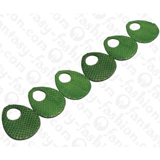 Wasserschlangen Leder Flat Teardrop with Hole 60x2mm_Classic Green Shiny