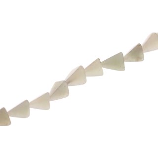 Stone Green  aventurine pyramide / 15mm.