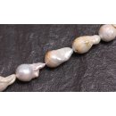Natural Freshwater Pearl Beads white / Baroque / 20x13mm.