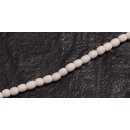 Bone Beads  white round / 4mm.
