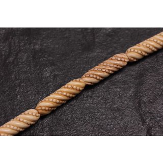 Knochen Perlen  Beige carved oval rounded / 35x9mm.