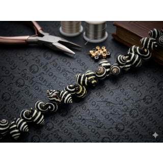 Shell Zebra whole black & white ca.8x14