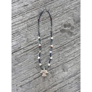 Zuni Fetisch Halskette kurz Lapis Tuerkis Voegel Variante mit Donnervogel